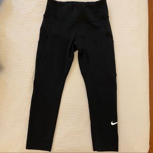 Nike Black Dri-fit Cropped Leggings